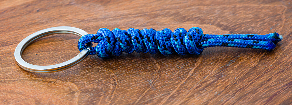 Llavero de Supervivencia Nudo Madre Víbora – 50 cm de Cordino AZUL - Image 2