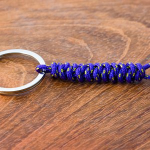 Llavero de Supervivencia Nudo Madre Víbora – 50 cm de Cordino MORADO