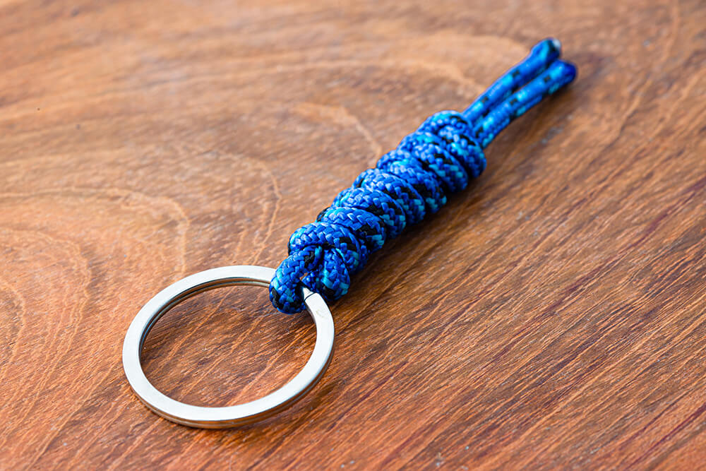 Llavero de Supervivencia Nudo Madre Víbora – 50 cm de Cordino AZUL - Image 3